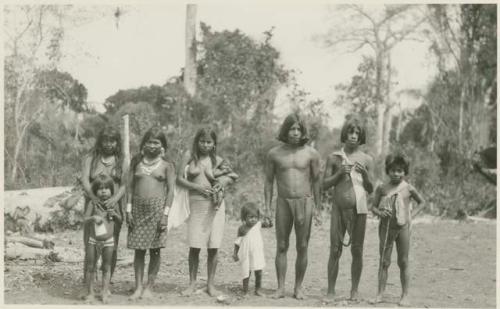 Group photo of men, women and many children