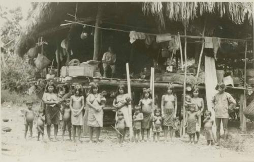 Group photo of Chocó natives