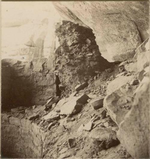 Debris behind walls of Cliff Palace ruins