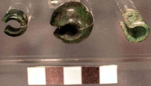 Jadeite bead