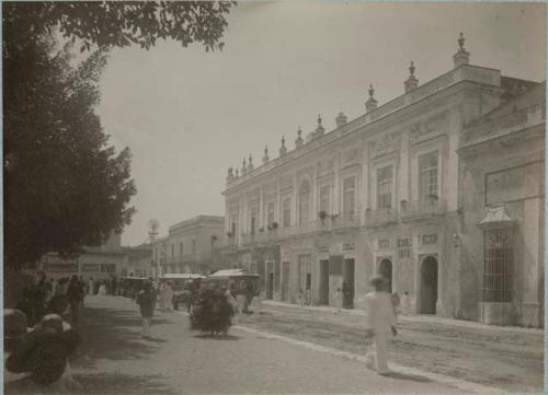 Street scene, Plaza Merida