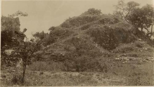 Pyramid on the highest point of Chúteshtiosh