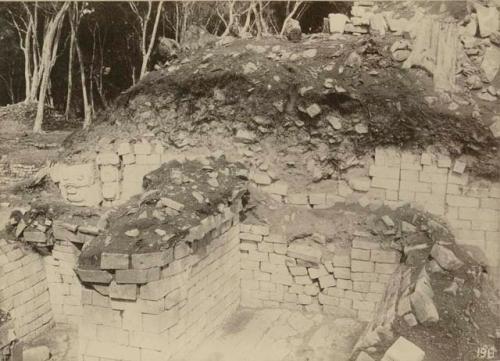 Room ruins of building between Mound 21 and 22