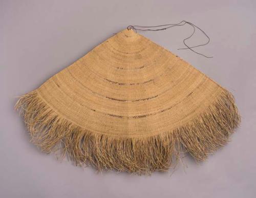 Woman's mat "ainwra" with string of hair