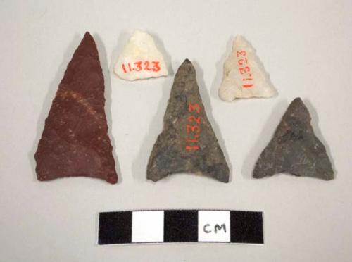 Arrowheads, triangular