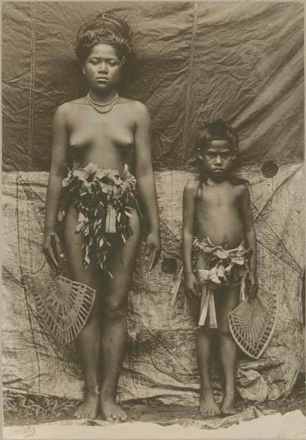 A Samoan woman and girl