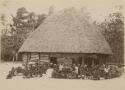 Group photo, Samoans posed in front of public house
