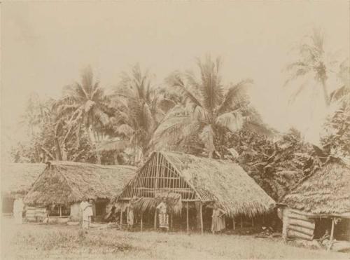 People building a chief's house