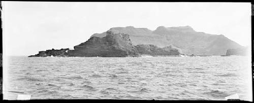 Akamaru Island, with Makapu Island in foreground