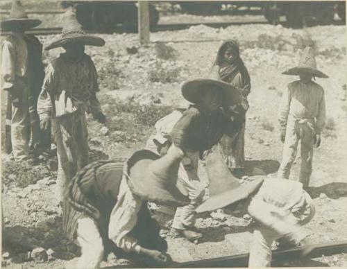 Market scene - Children playing