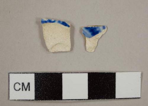 Pearlware sherds with blue-on-white decorations on one side