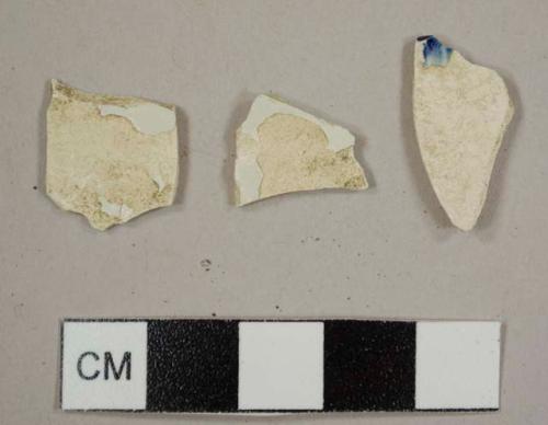 Pearlware sherds, including one blue feather-edged plate rim sherd