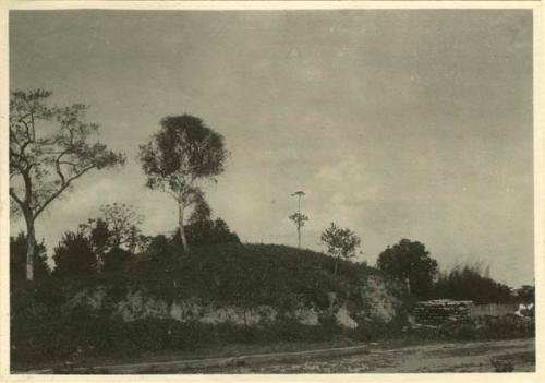 "La Loma," artificial mound