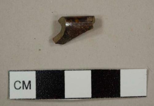 Jackfield-type stoneware rim sherd to a hollowware vessel