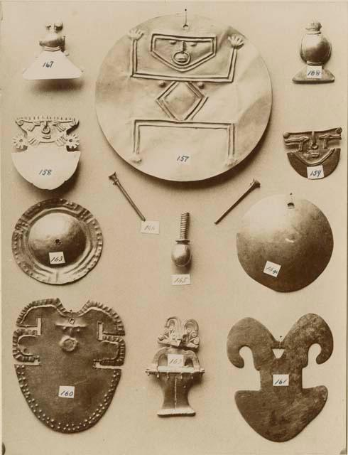 Assortment of gold objects