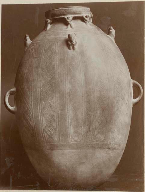 Cast of pottery vase