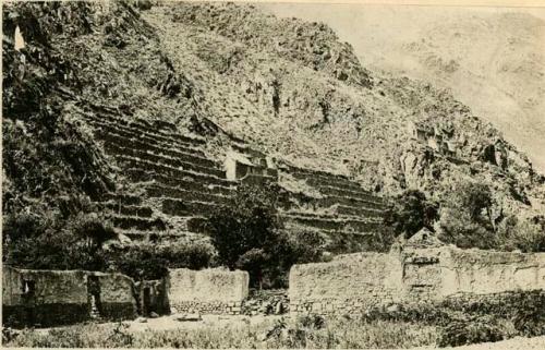 Terraces and wall at Ollantaytambo