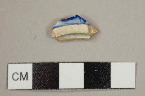 Blue on white pearlware bowl or plate base sherd with footring