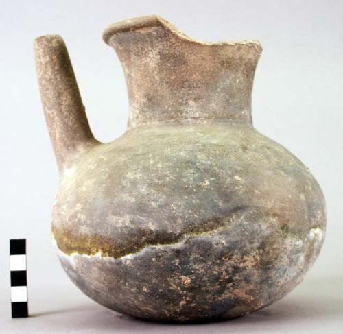 Vessel with spout