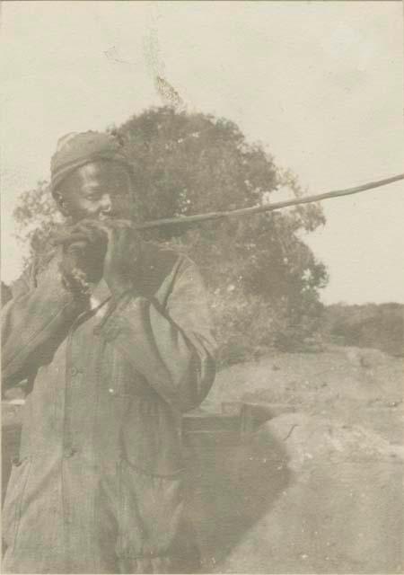 Mokgatka man playing Khwadi