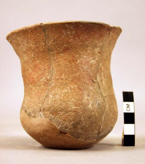 Pottery vessel-undecorated bell beaker