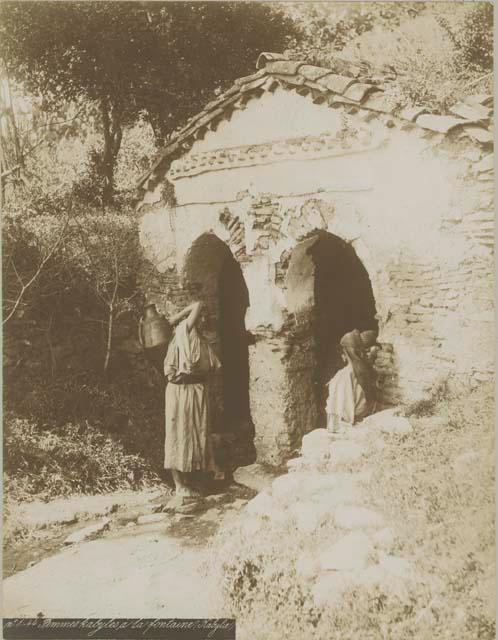 Women at the fountain