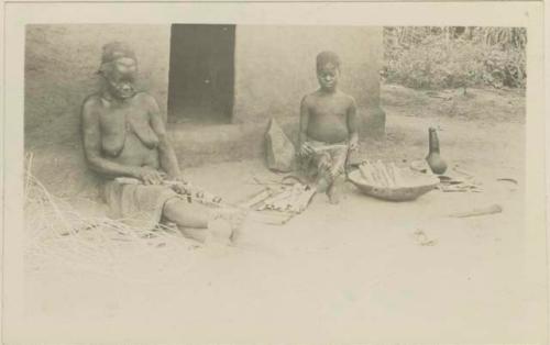 Making manioc rolls