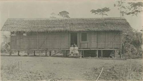 Temporary bark and thatch residence