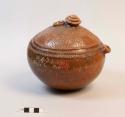 Earthen pot