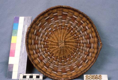 Wicker basket tray