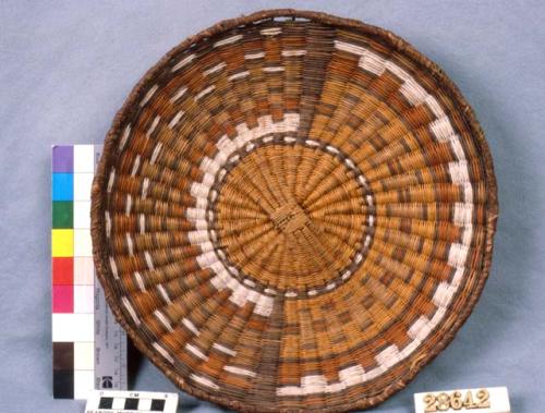 Wicker basket tray