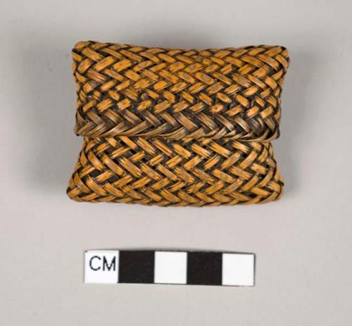 Basket, rectangular, cotton inside