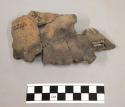 1 decorated earthenware body sherd