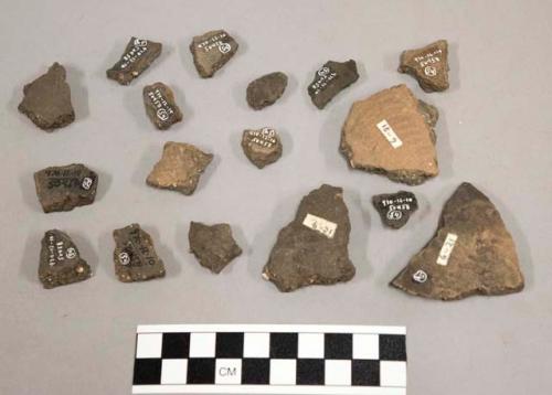 17 decorated earthenware body sherds