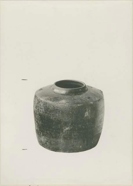 Earthen jar: dinalunpak