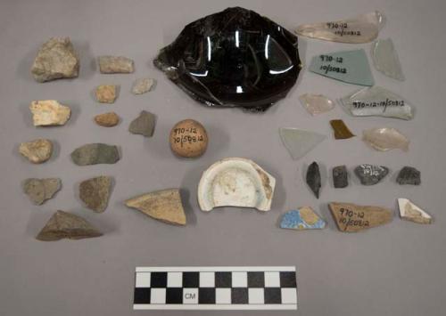 14 pottery, 24 chipping waste, 28 glass fragments, 1 spherical stone, 1 pottery