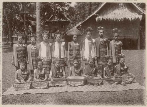 Lampong girls in dancing costume