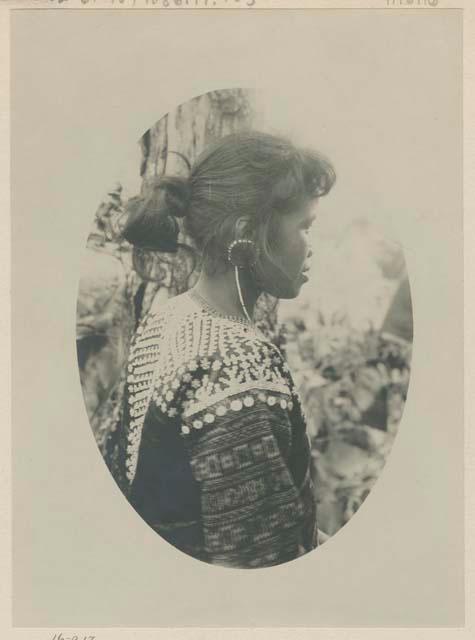 Bilan woman wearing traditional clothing