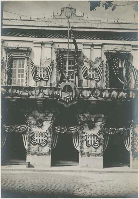 Building facade cover with American decor