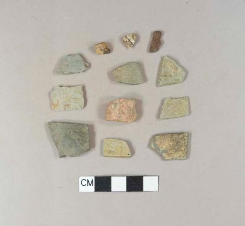 Non-cultural stone fragments