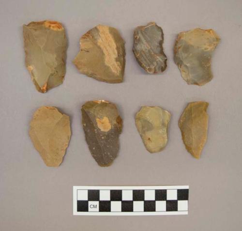 Flint, 21 flakes and cores, several with cortex, dark brown, gray, tan, grayish brown, reddish tan