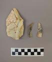 3 flint blades, including cream and grey colored stone (1 with cortex)