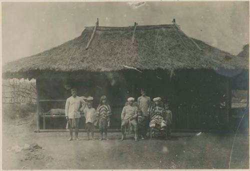 Captain Mateo Cariño and family at Baguio in front of his house