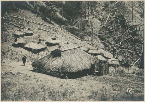 Igorot houses near Lusug, Kayapa