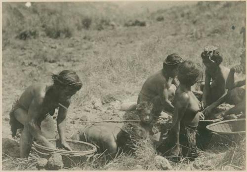 Group of Igorot women manufacturing pottery