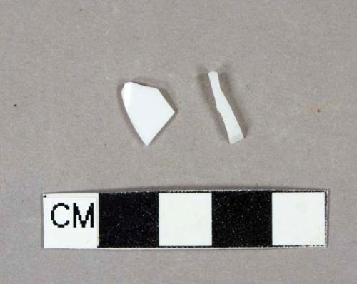 White milk glass vessel body fragments, undecorated