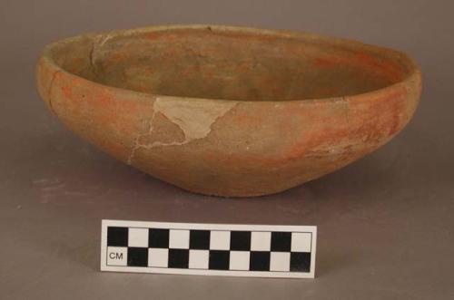 Shallow pottery dish