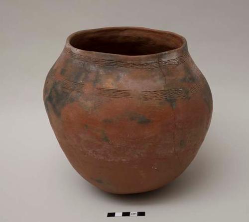 Pottery vessel