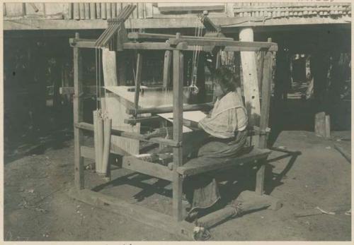 Ilocano girl from Candon, weaving