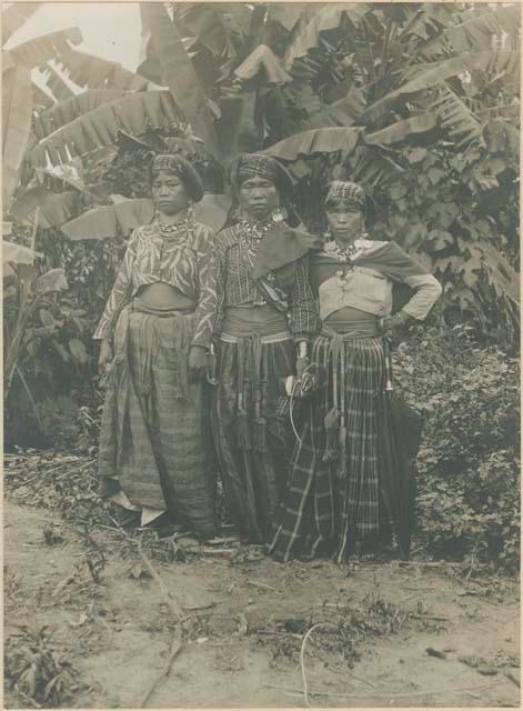 Kalinga women posed wearing traditional Kalinga dress